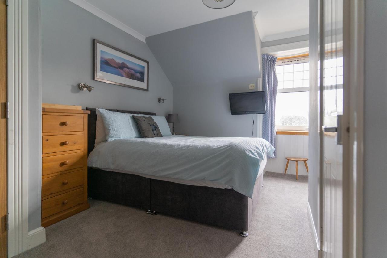 Firtree Bed And Breakfast At Galvelbeg House Crieff Luaran gambar
